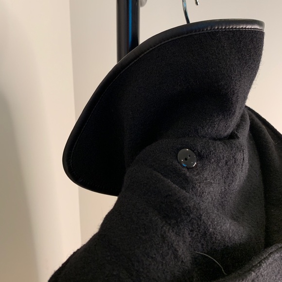 Niccolini Women’s Wool Coat - with removable hood - Picture 3 of 4